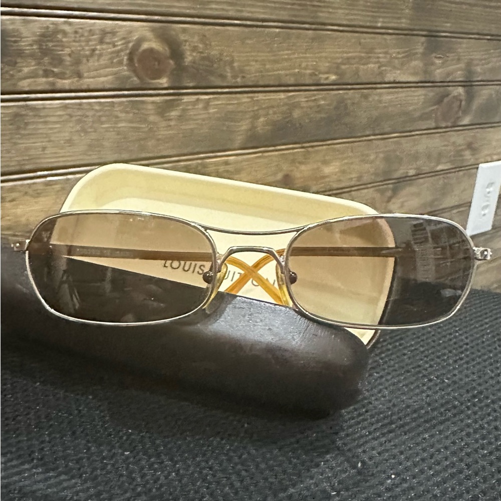 AUTHENTIC Louis Vuitton Men’s sunglasses. - Picture 2 of 12